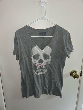 Converse All Star - Gray V Neck Skull Tee - L/Large